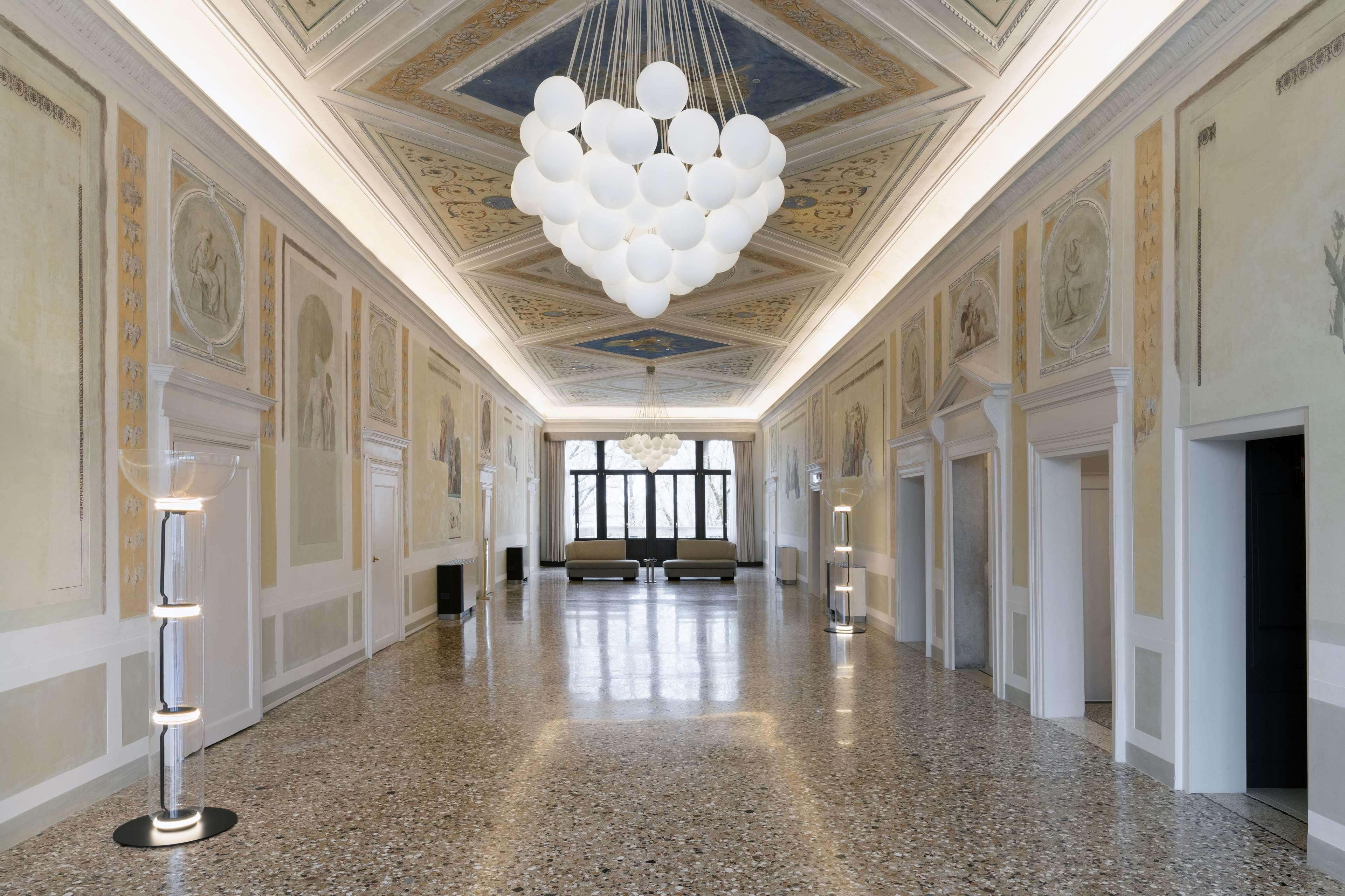 Radisson Collection Hotel, Palazzo Nani Venedig Exteriör bild The interior of the hotel