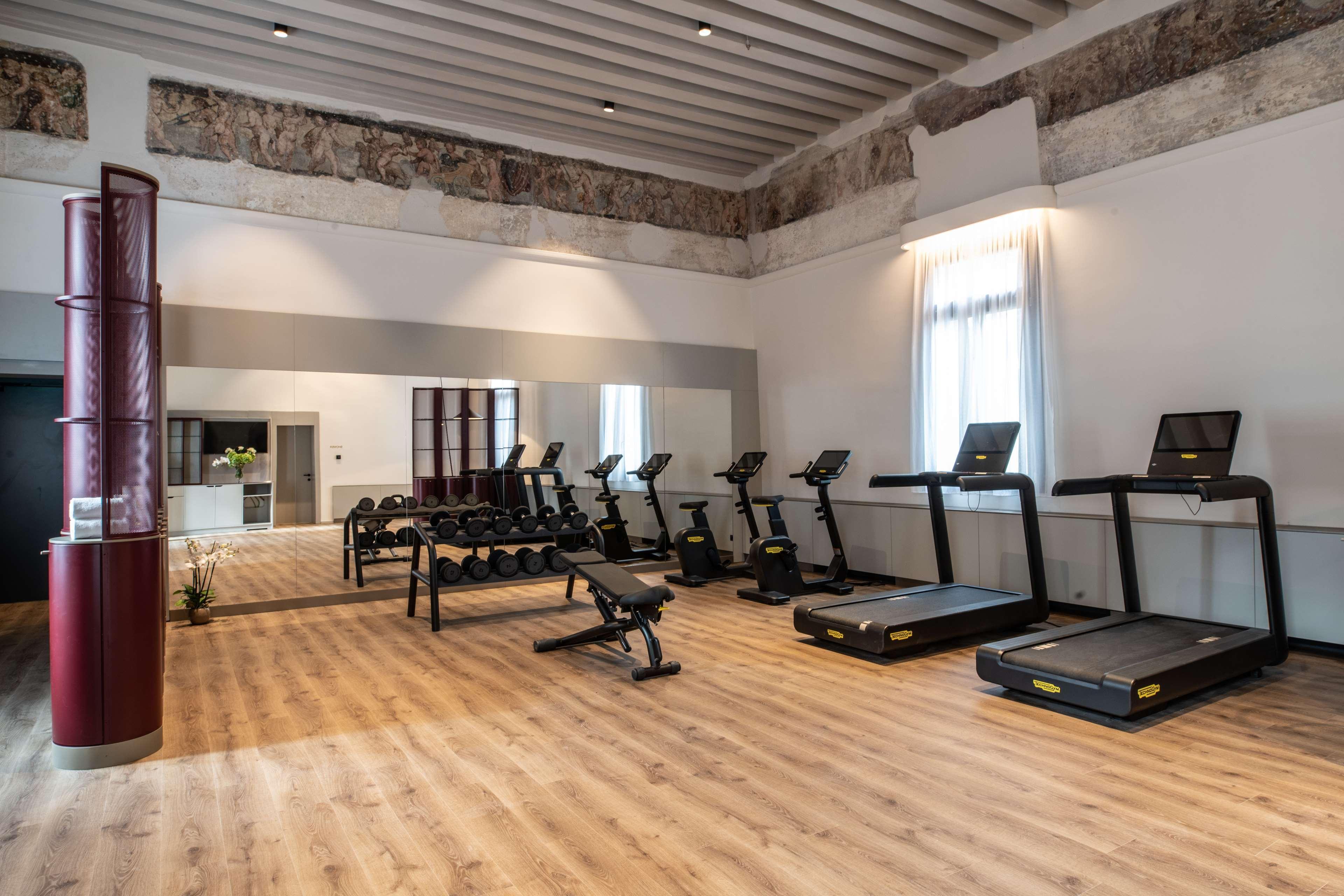 Radisson Collection Hotel, Palazzo Nani Venedig Exteriör bild The gym at the hotel
