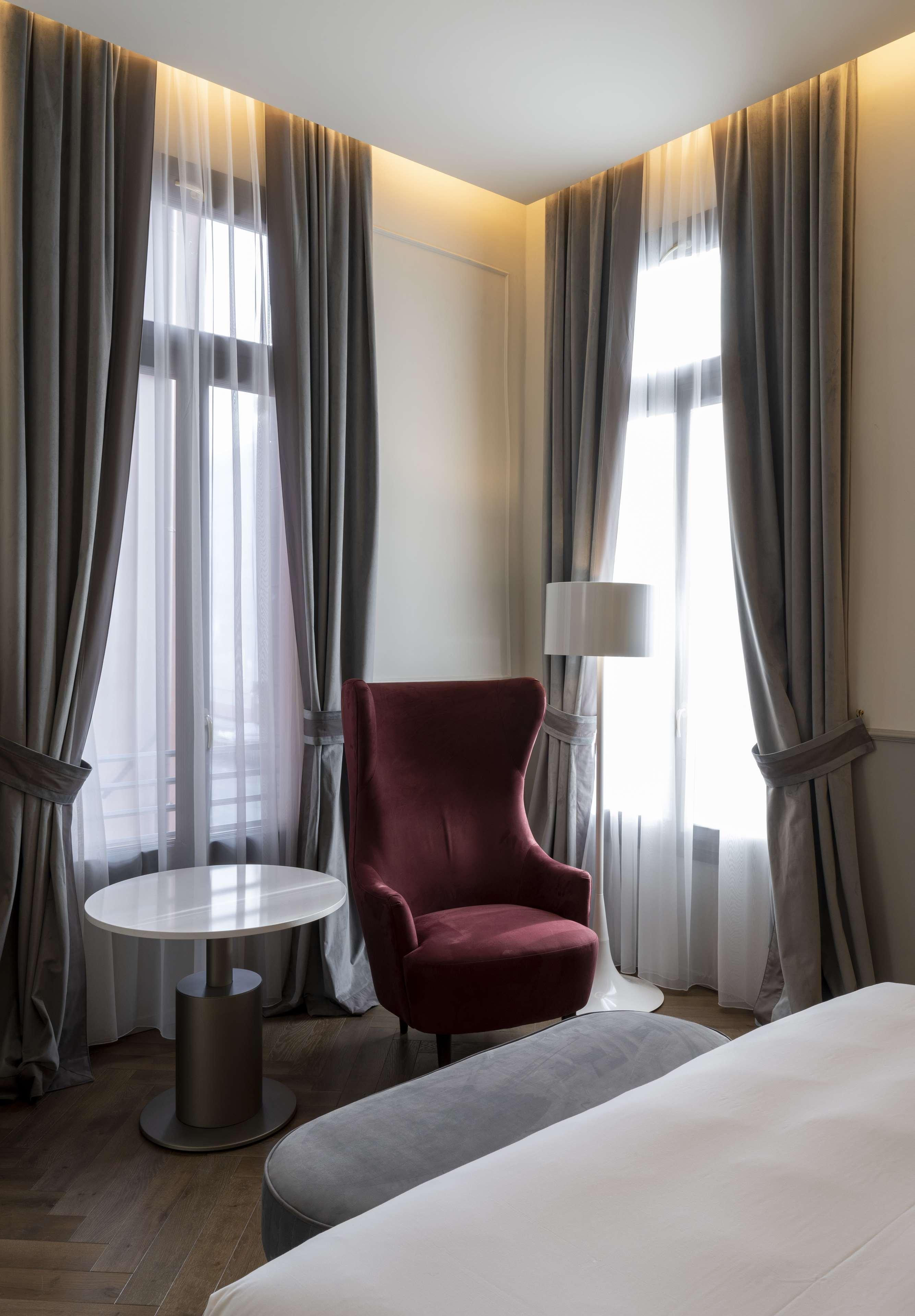 Radisson Collection Hotel, Palazzo Nani Venedig Exteriör bild A room at the hotel